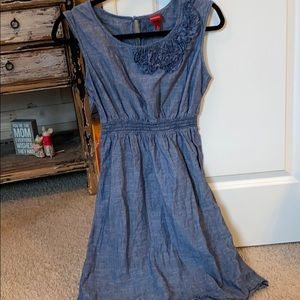 Cute Chambray Dress in Size Small, VGUC. (Bin B)
